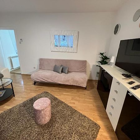 Apartman Lara Zagabria Esterno foto