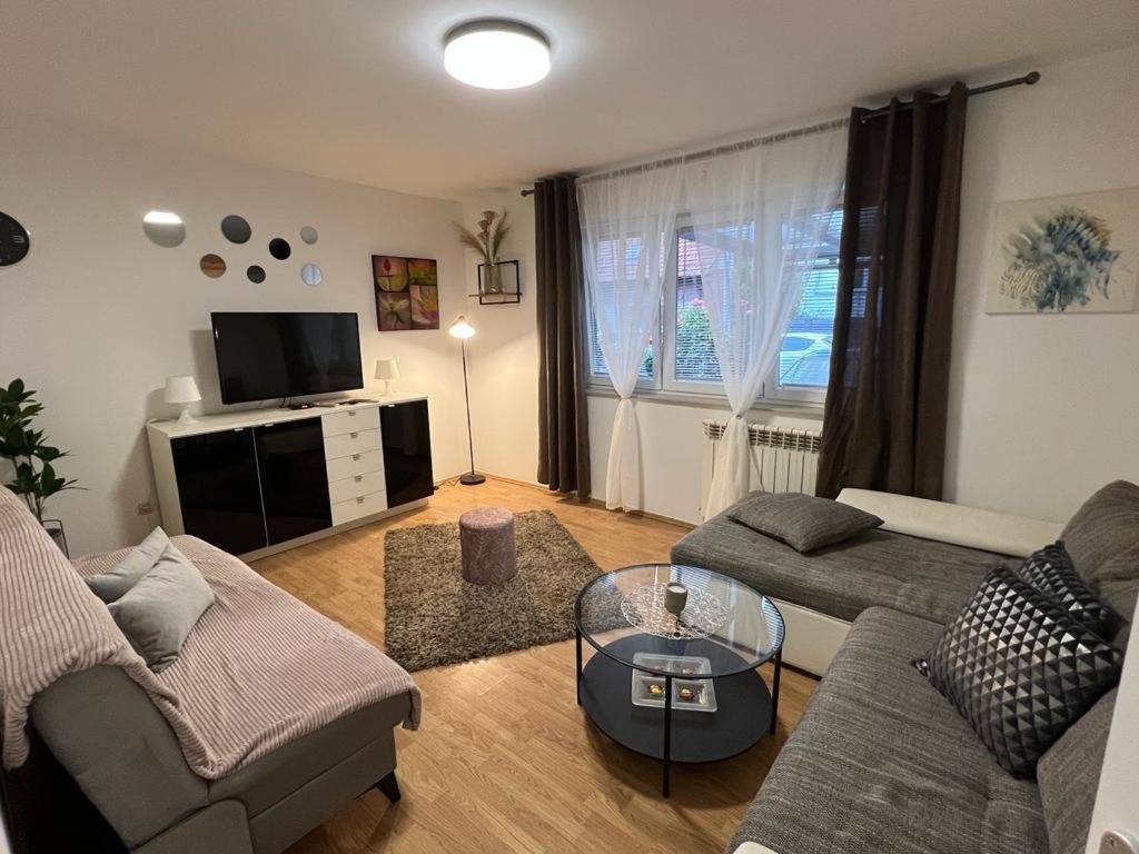 Apartman Lara Zagabria Esterno foto