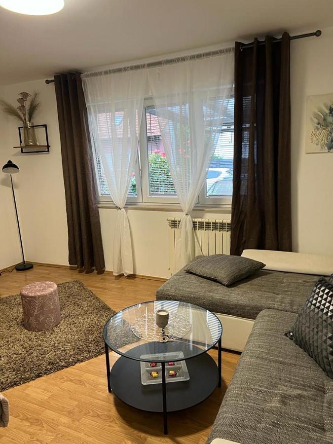 Apartman Lara Zagabria Esterno foto