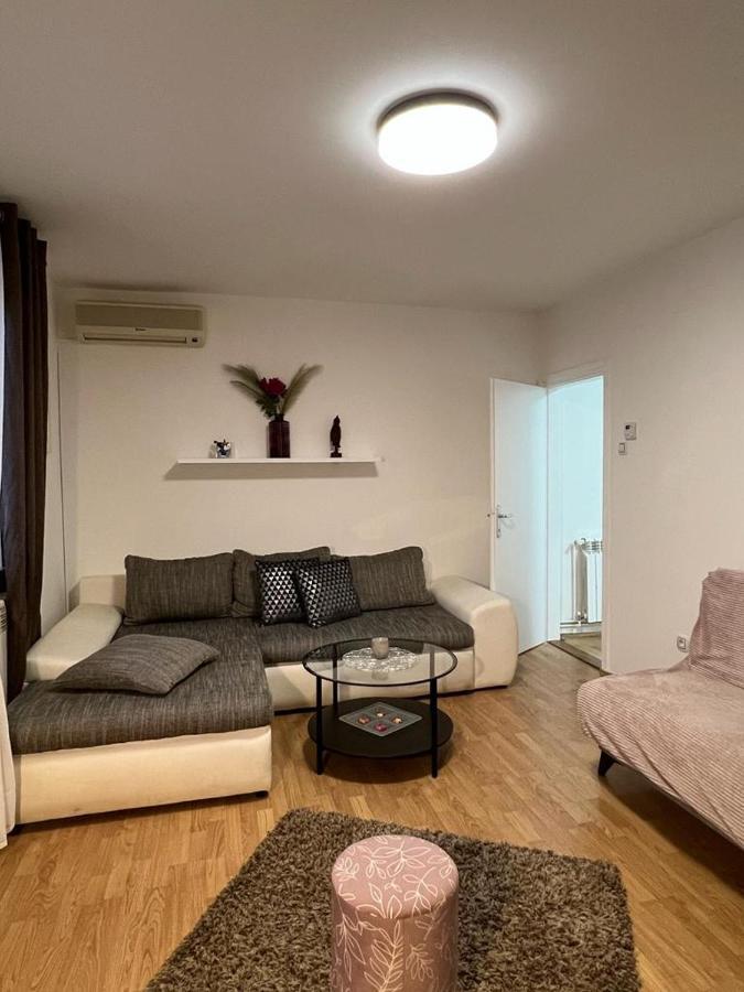 Apartman Lara Zagabria Esterno foto