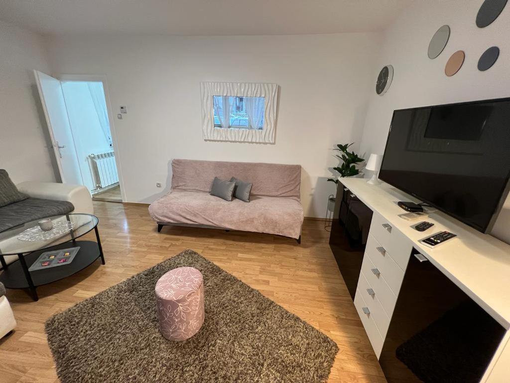 Apartman Lara Zagabria Esterno foto
